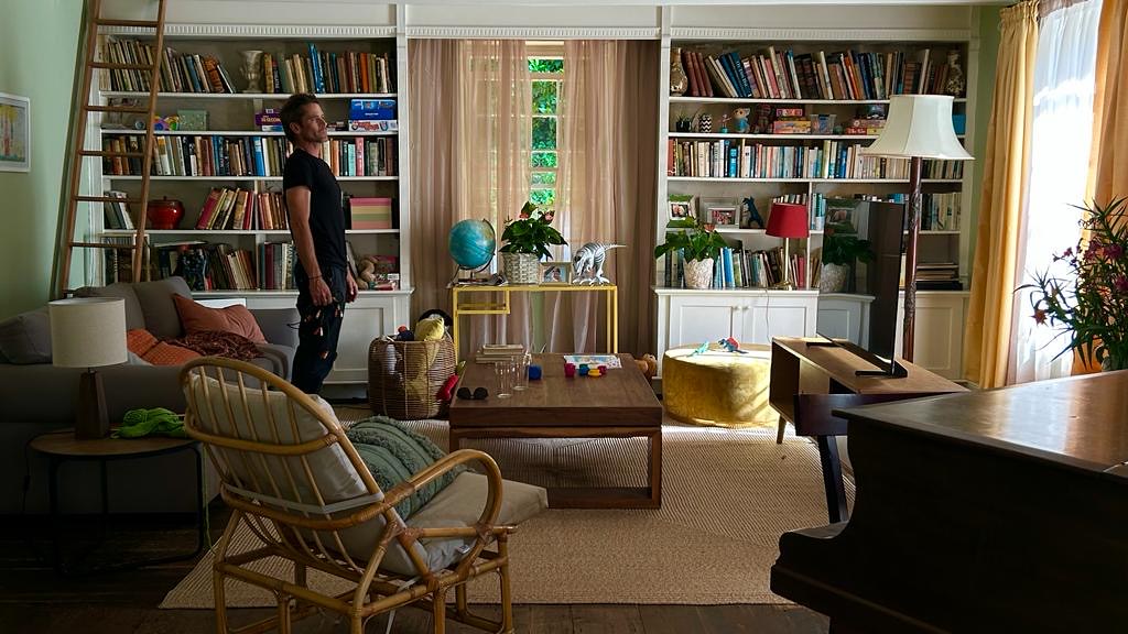 LIDL tvc - empty room turned into classic UK setting